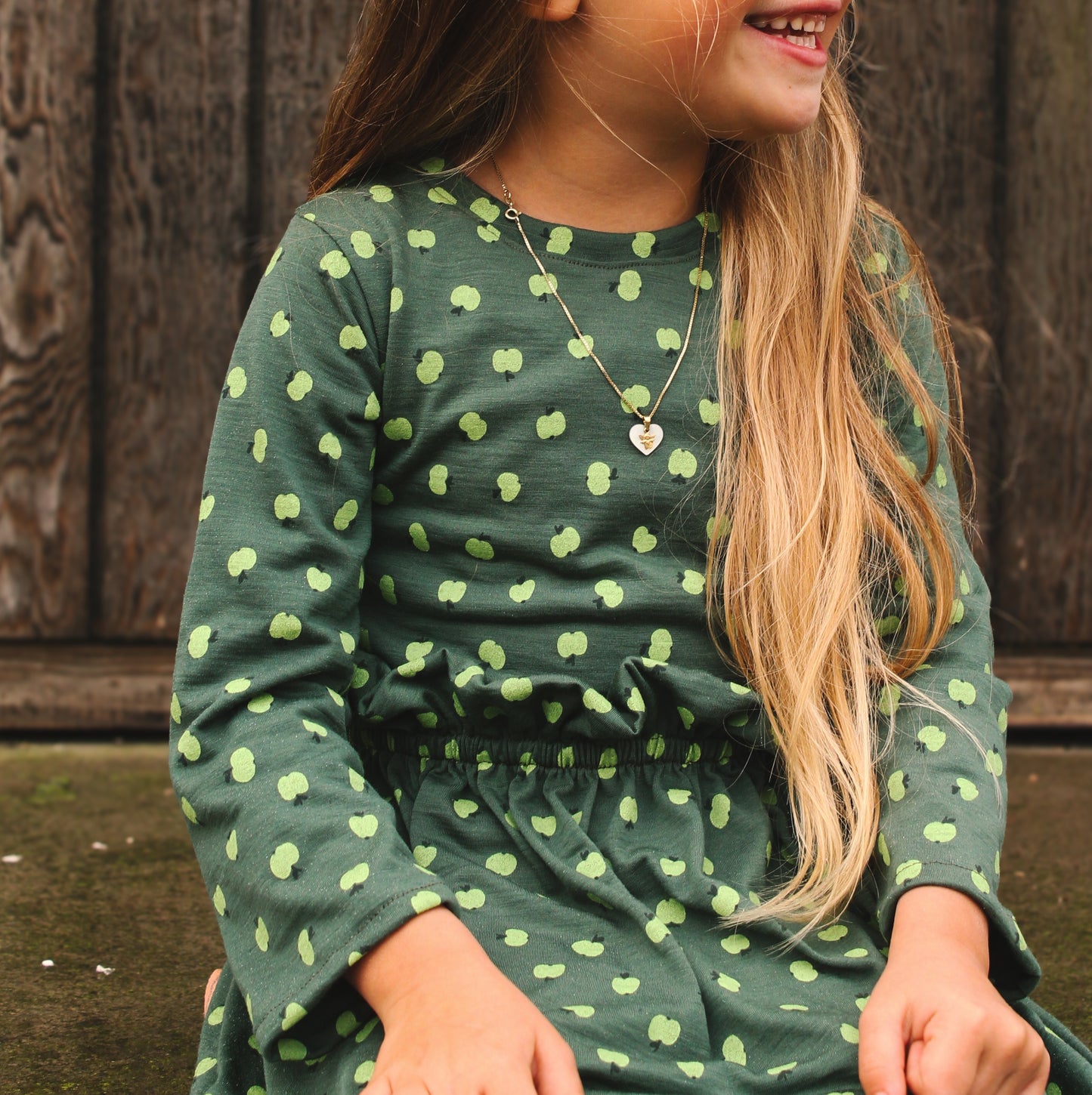 Bio Merino Singlejersey, Äpfelchen auf Patinagrün