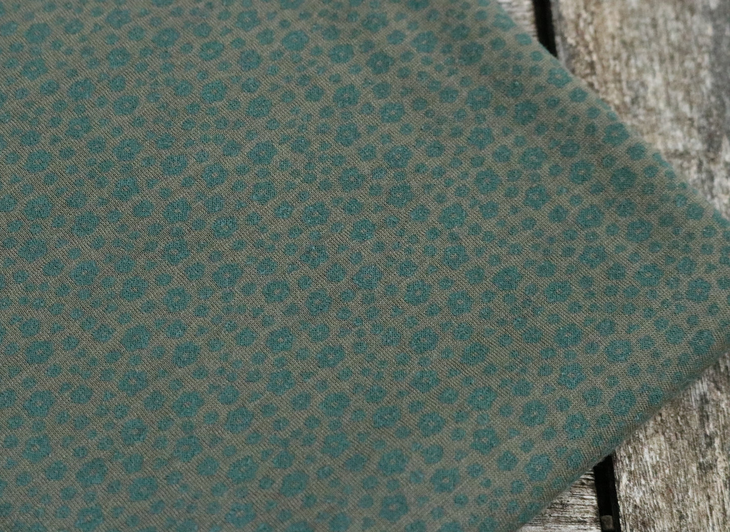Bio Merino Singlejersey, Blümchenmeer auf Raucholiv