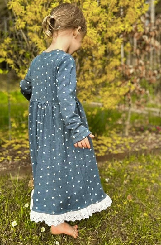 Bio Wolle/Seide Interlockjersey Herzen auf Meerblau