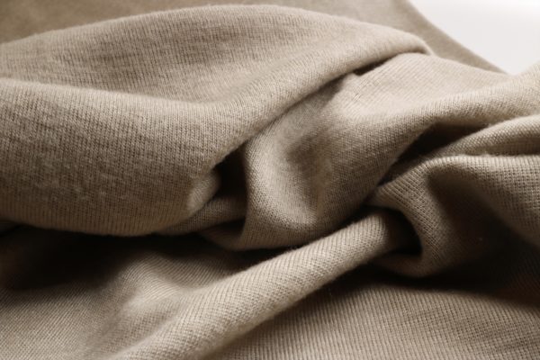 B-Ware Reststück 110 cm , Bio Wolle/Seide Jersey flauschig, Schlauchware, taupe (kbT, mulesingfrei) – Bild 2
