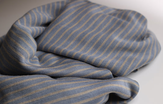 Bio Wolle/Seide Feinrippjersey flauschig, schmale Breite, Taubenblau-Taupe-Ringel
